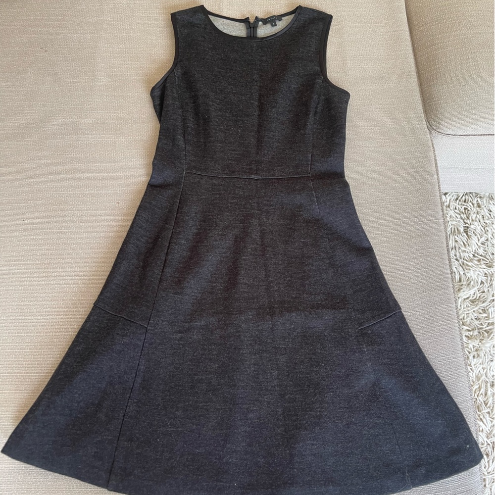 THEORY New. Size 2. Sleeveless dress, can be worn with a blouse